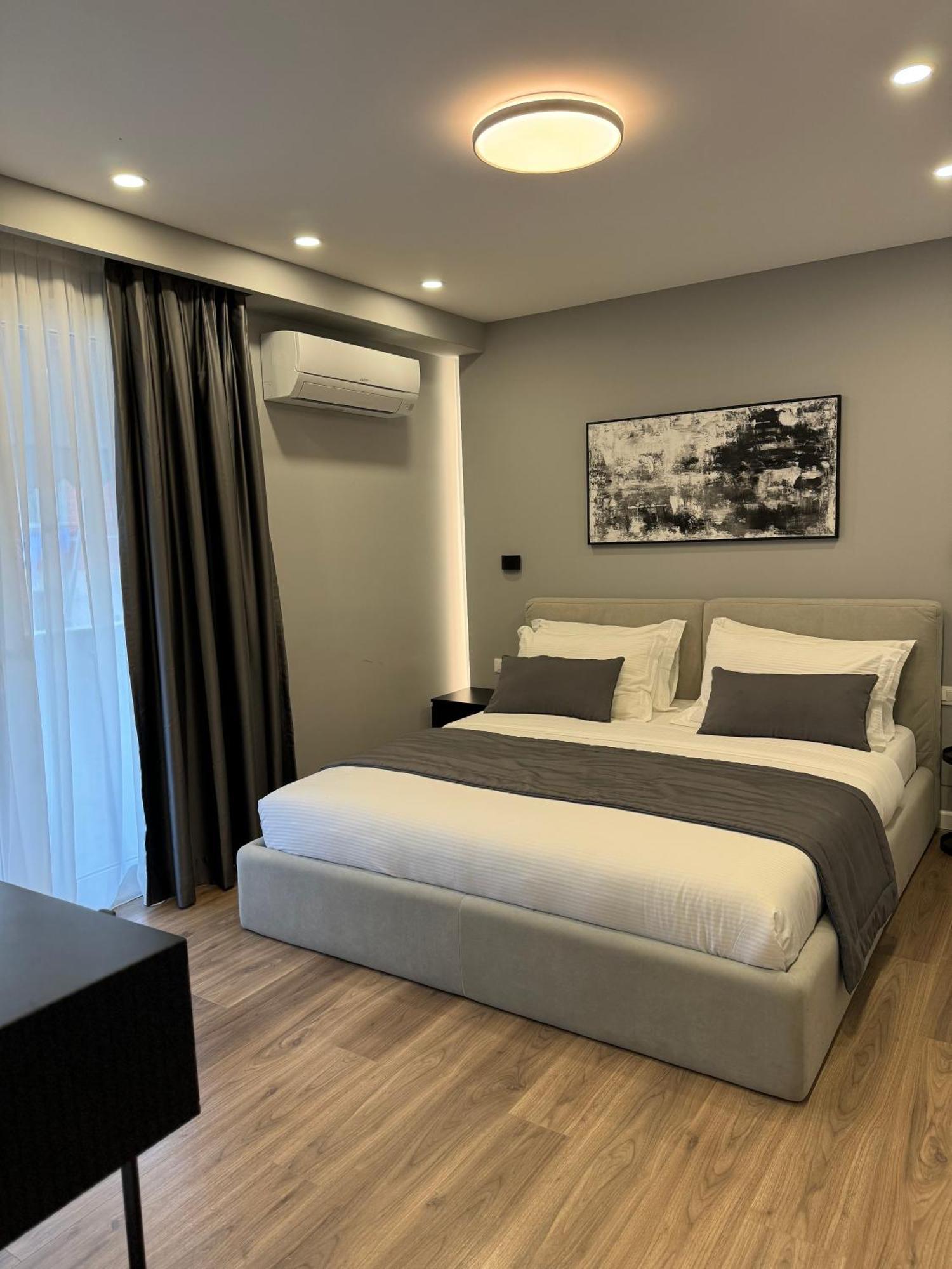 Hotel L'hotel 3*